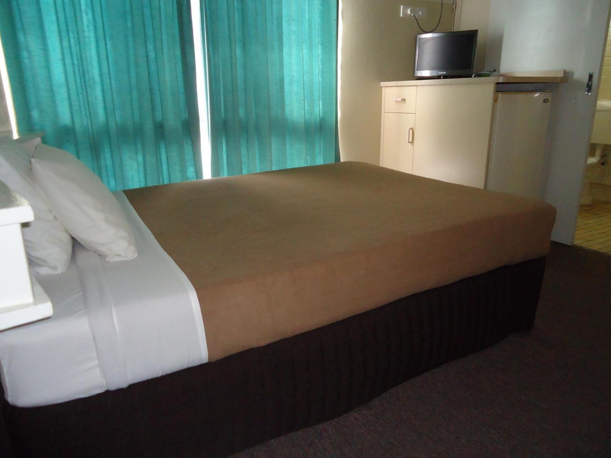 Moondarra Motel Innisfail Eksteriør billede