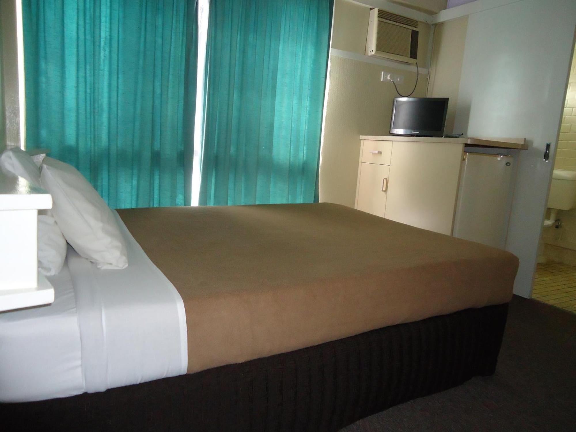 Moondarra Motel Innisfail Eksteriør billede