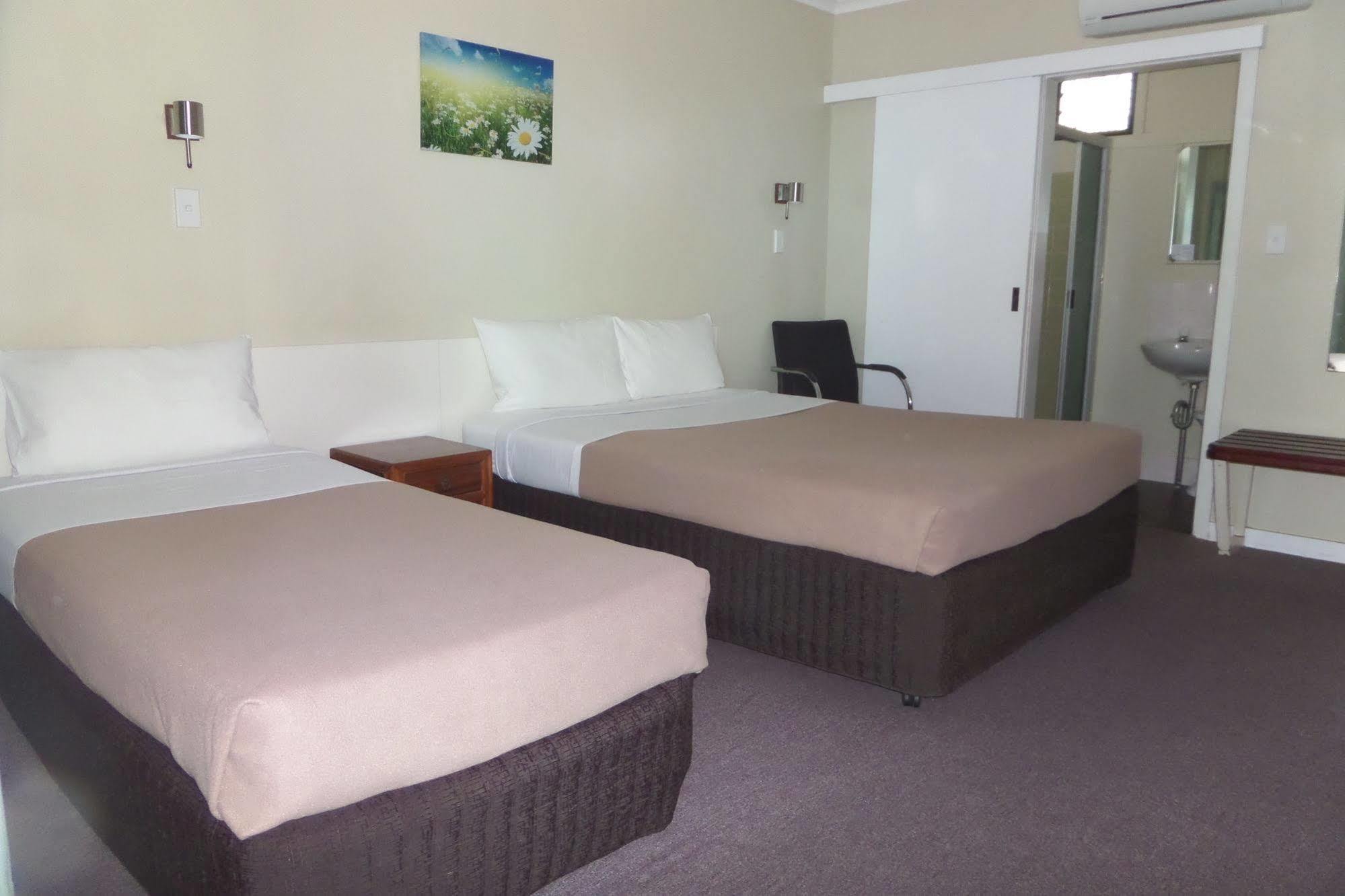 Moondarra Motel Innisfail Eksteriør billede