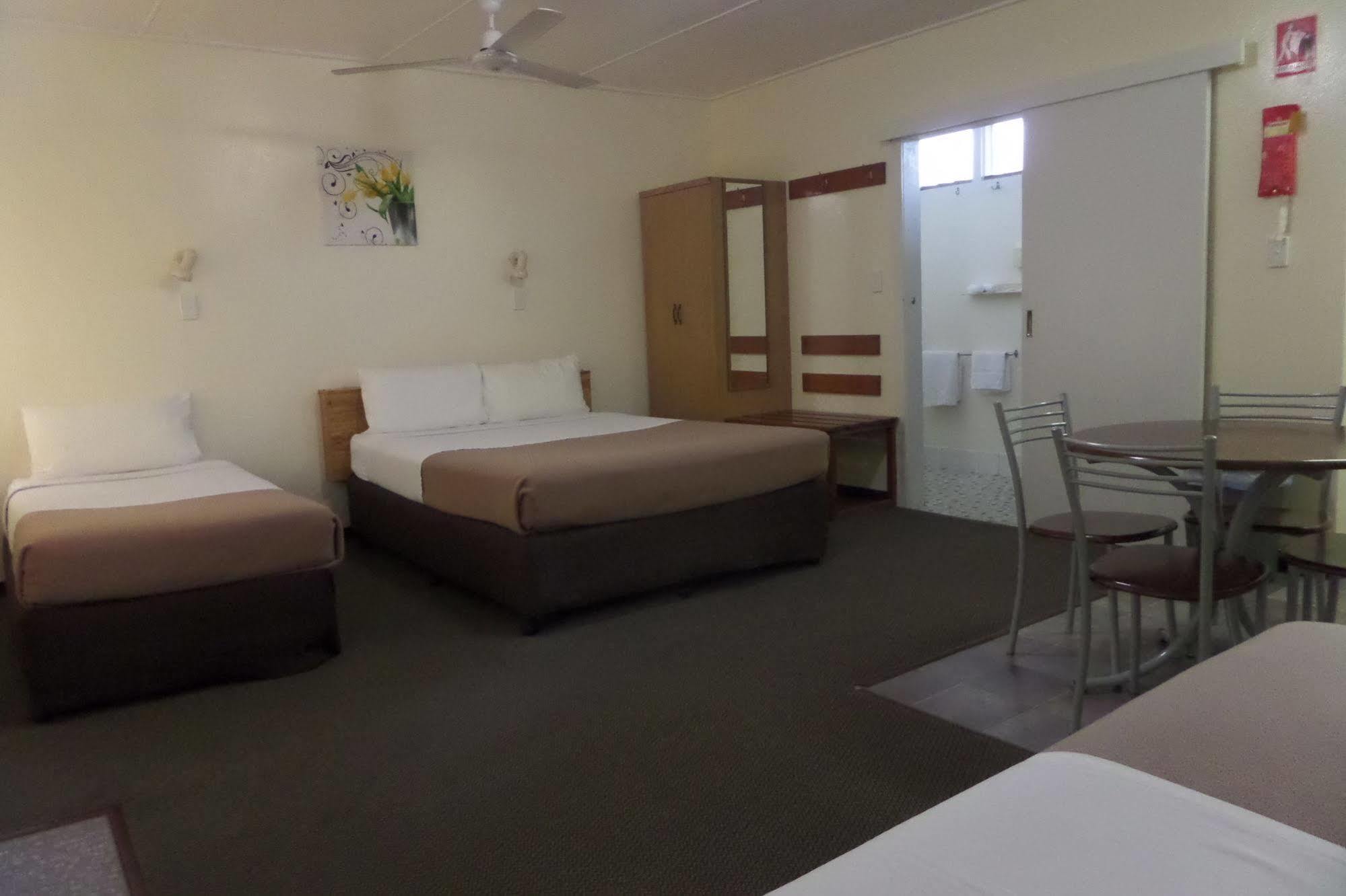 Moondarra Motel Innisfail Eksteriør billede